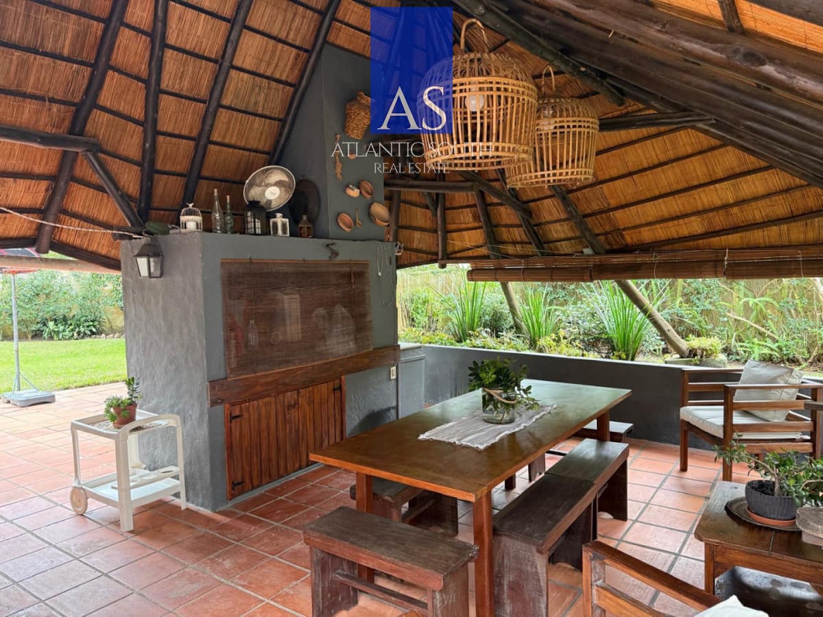 Casa 4 dormitorios Pinares Punta del Este