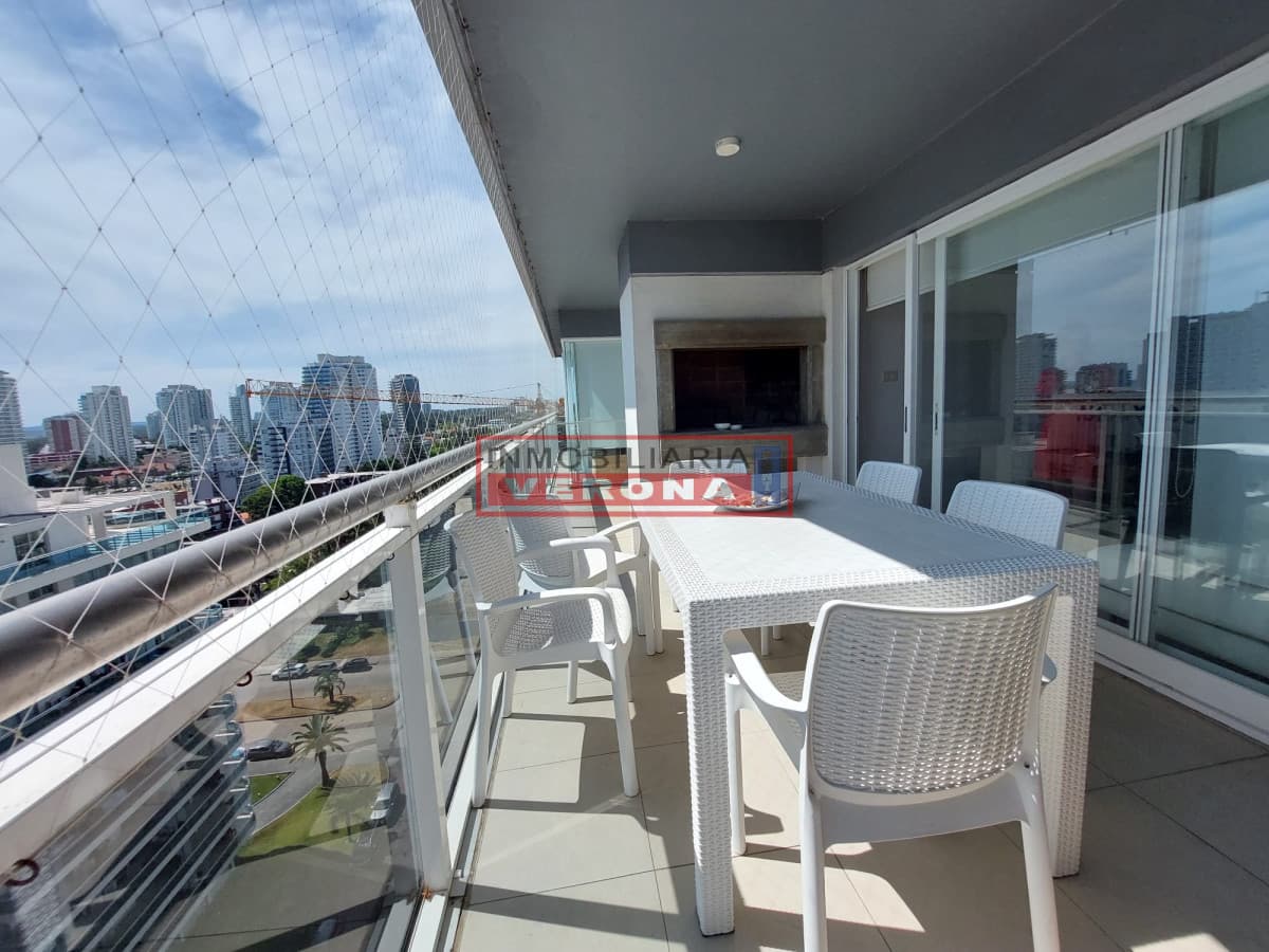 Apartamento en alquiler de Temporada 3 dormitorios - Inmobiliaria Verona Punta