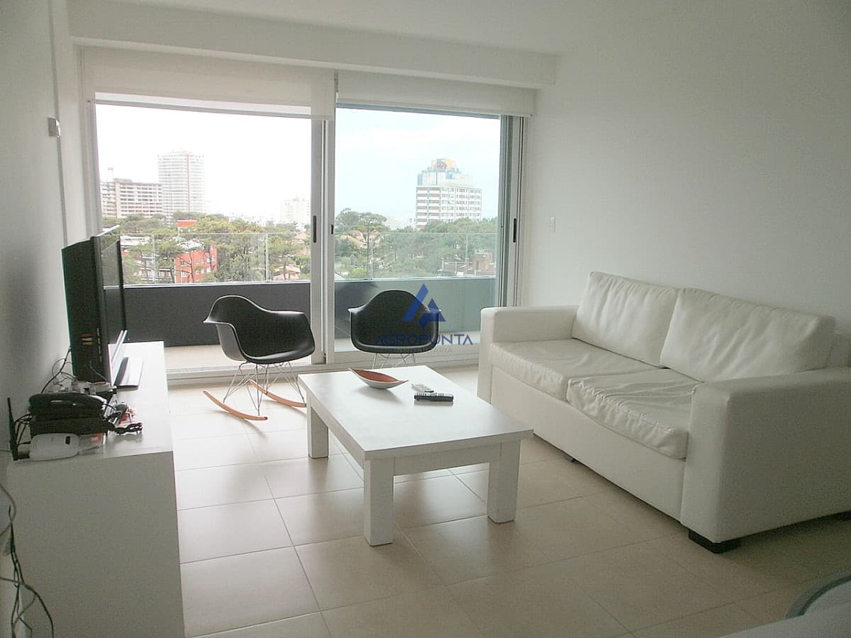 Alquiler temporario de apartamento de 3 dormitorios en zona Enjoy  -