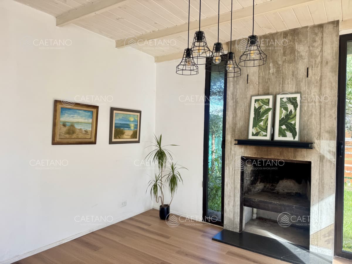 Calida casa a pocos metros del mar.