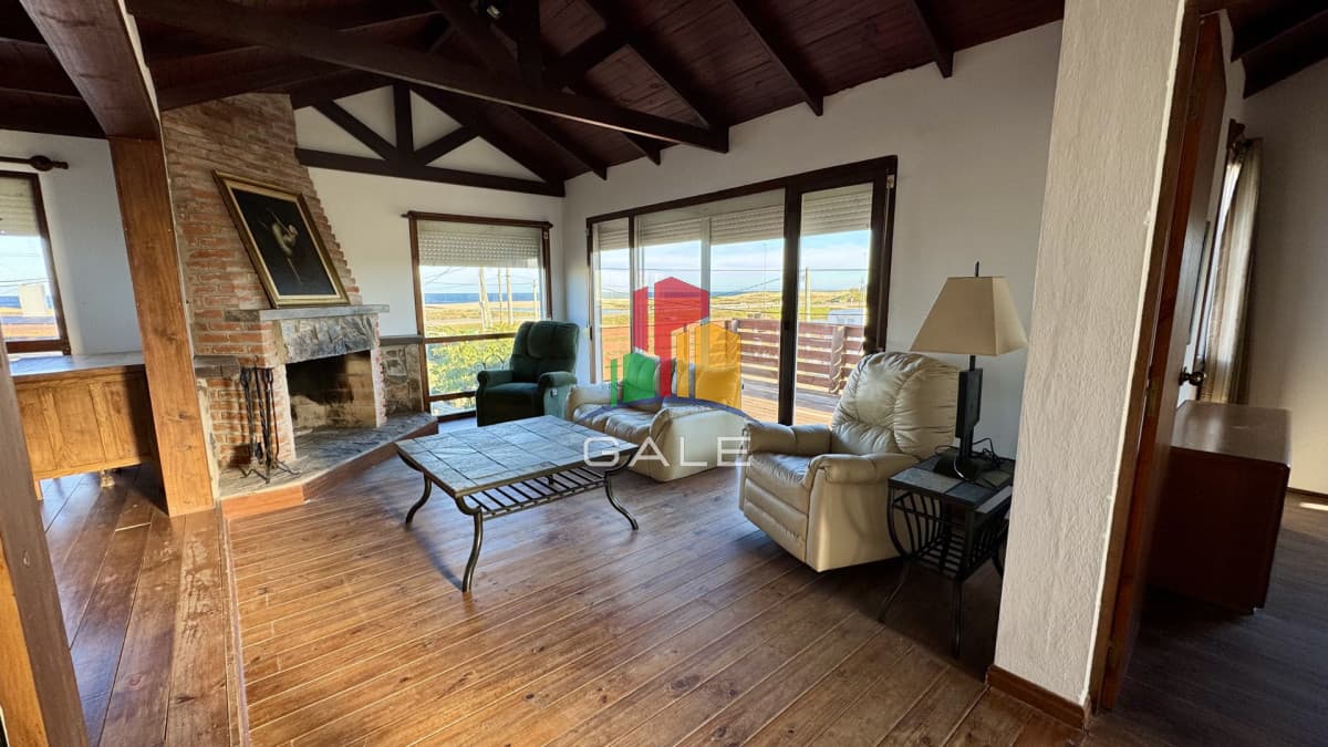 Gale Propiedades & Escribanía Casa ID.4871 - Casa en Venta Con Vista al Mar.