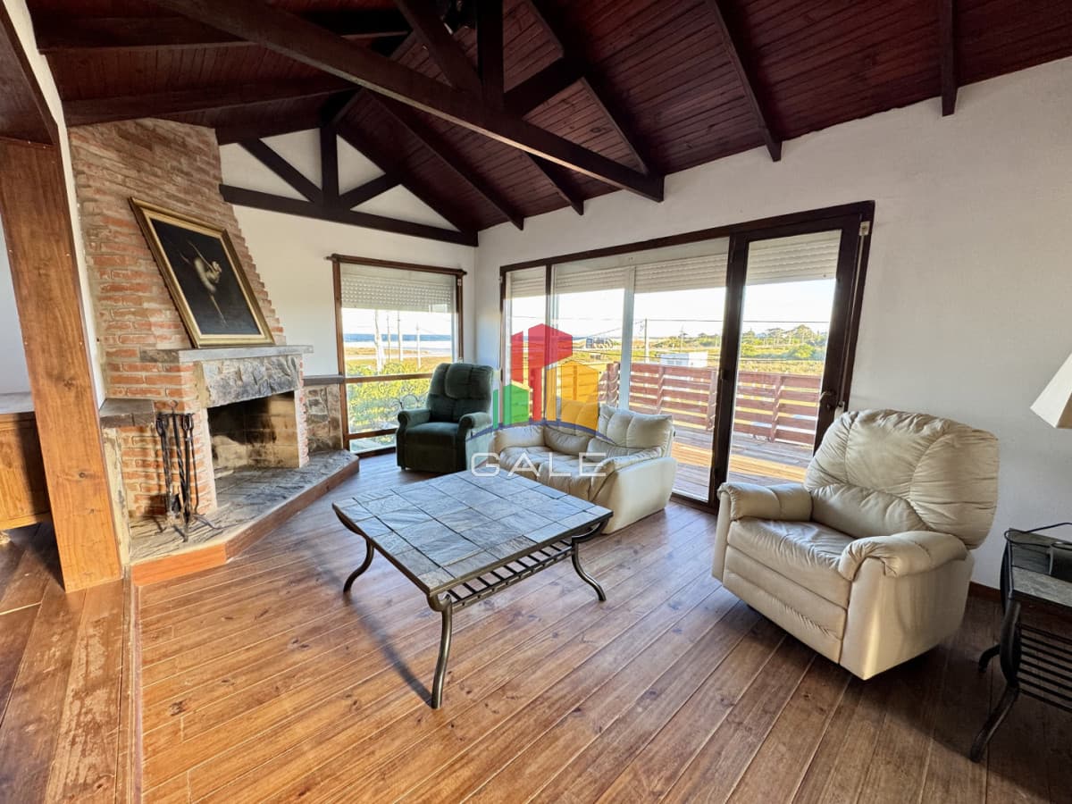 Gale Propiedades & Escribanía Casa ID.4871 - Casa en Venta Con Vista al Mar.