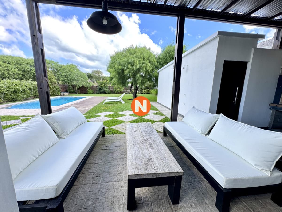 Casa venta alquiler en Manantiales