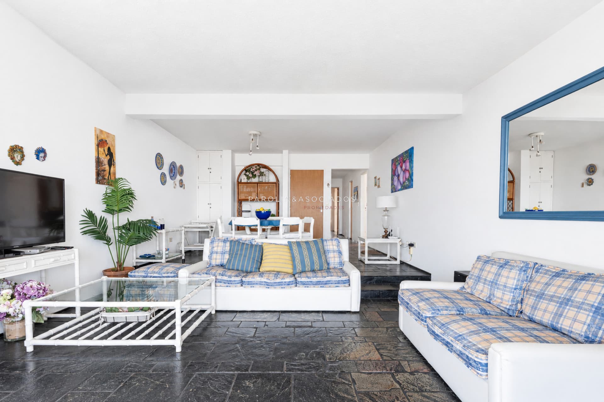 Venta de apartamento, 3 dormitorios, primera linea playa mansa