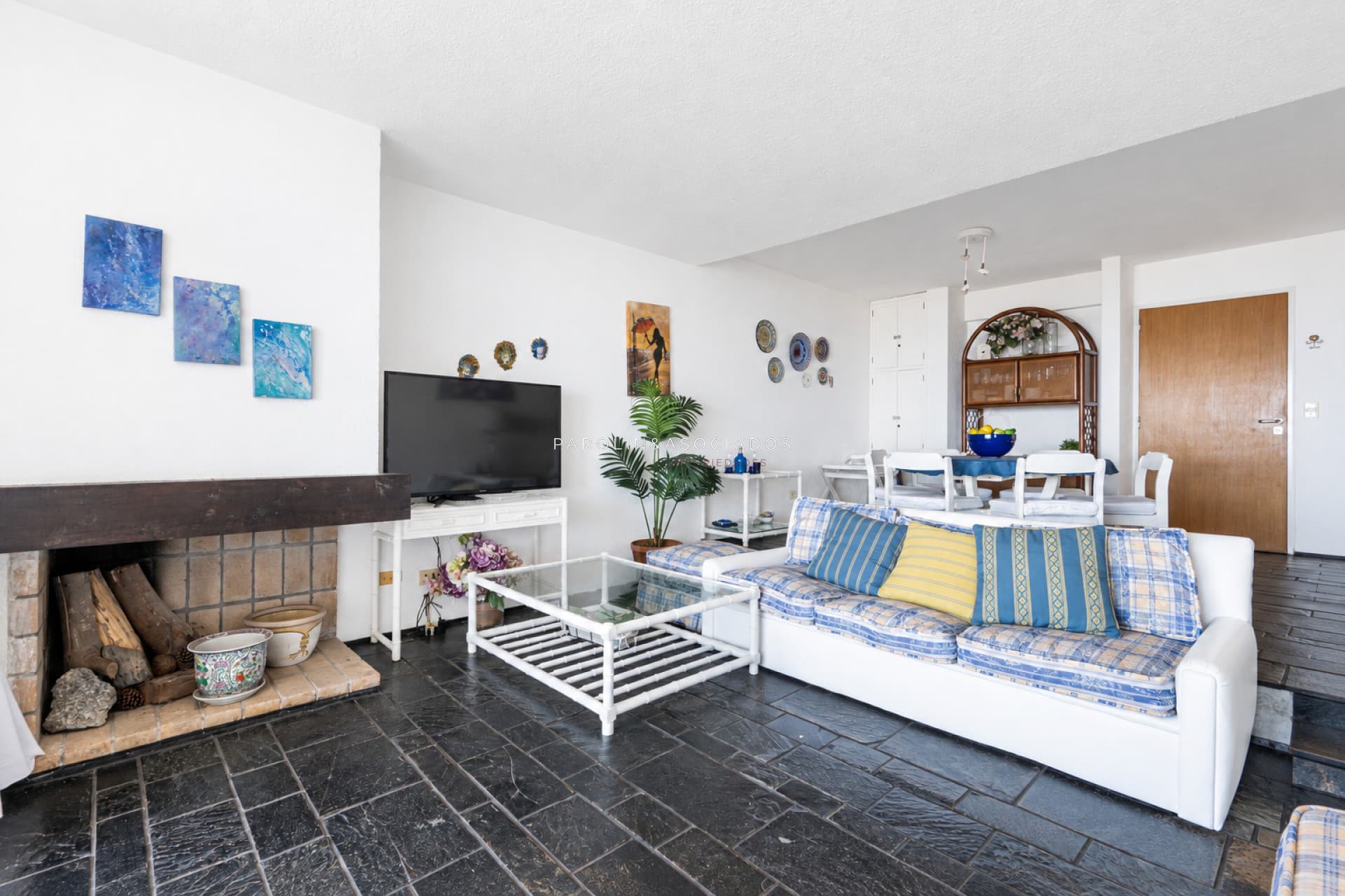 Venta de apartamento, 3 dormitorios, primera linea playa mansa