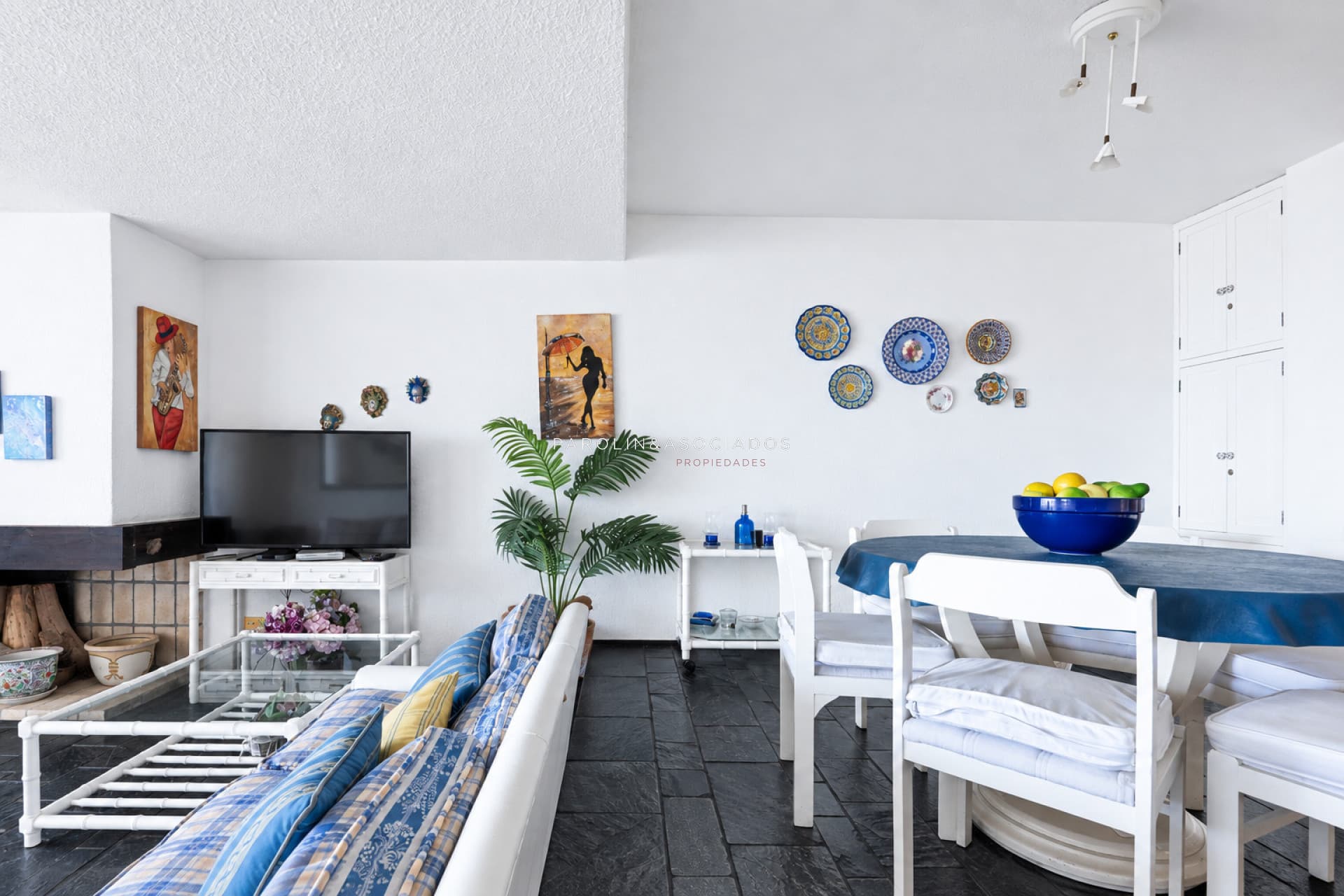 Venta de apartamento, 3 dormitorios, primera linea playa mansa