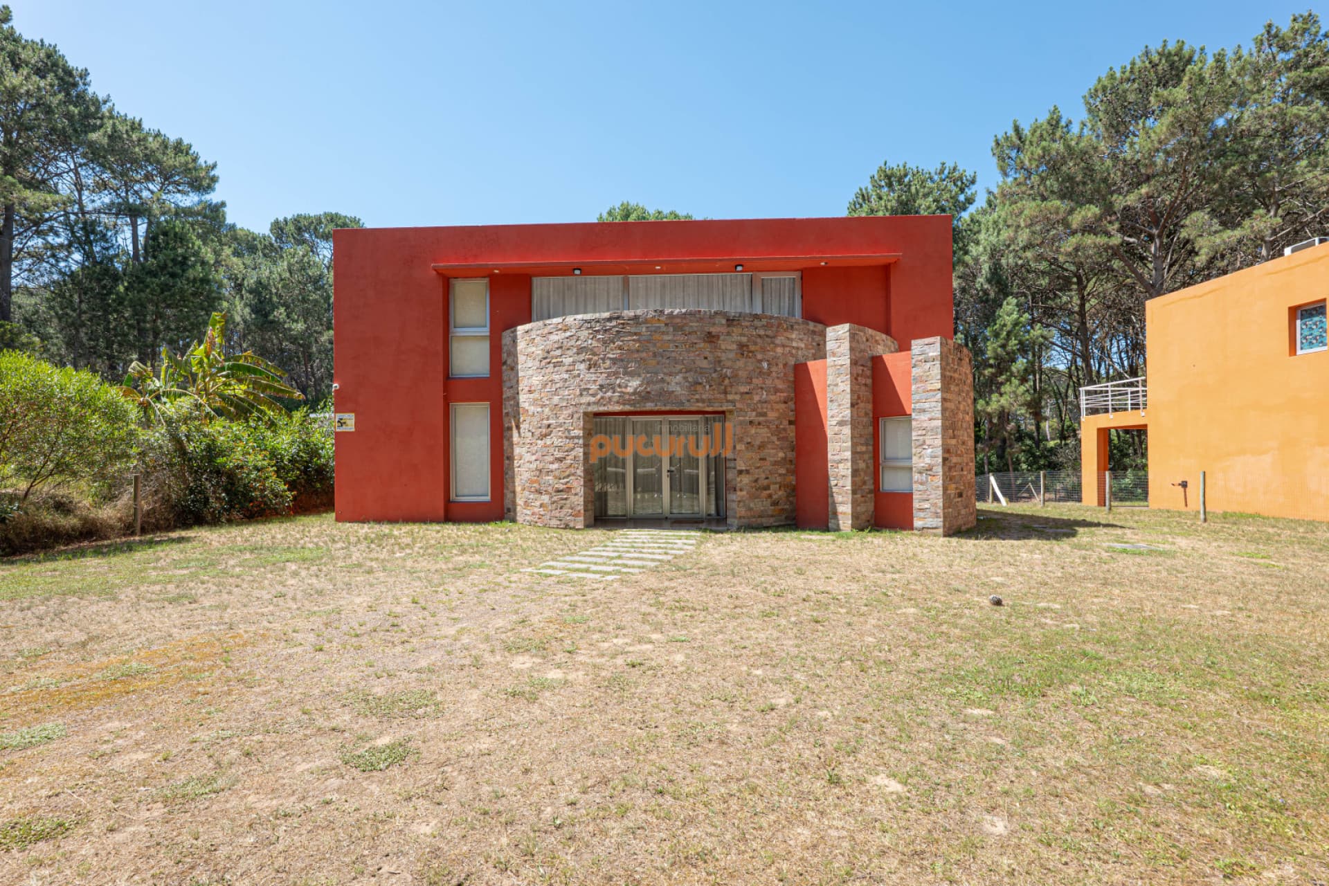 CASA EN PUNTA BALLENA - 3 DORM