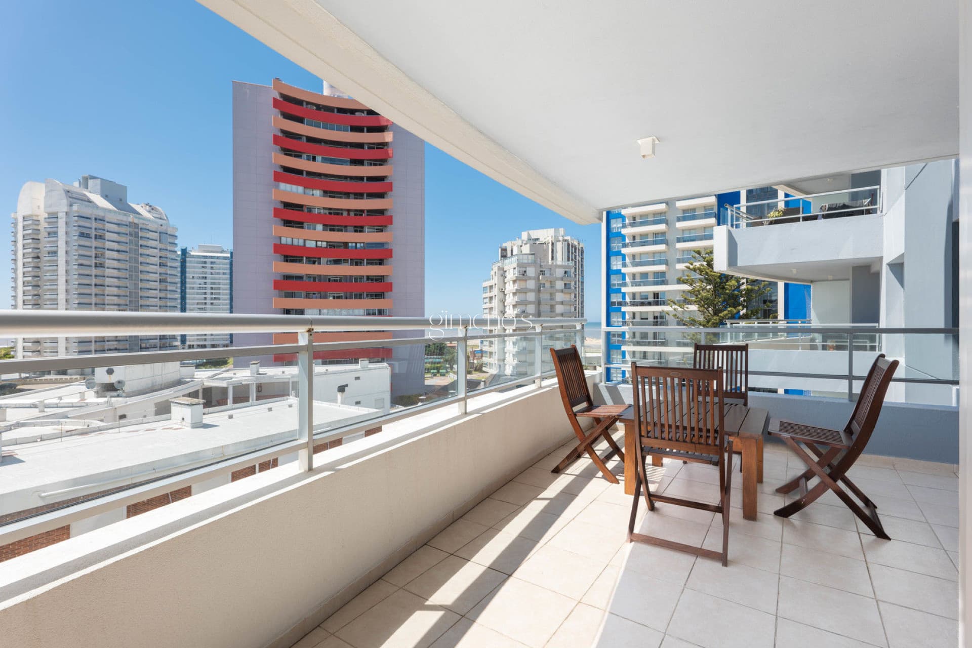 Venta de Apartamento de 2 Dormitorios y medio en La Pastora - Chiverta - Punta del Este