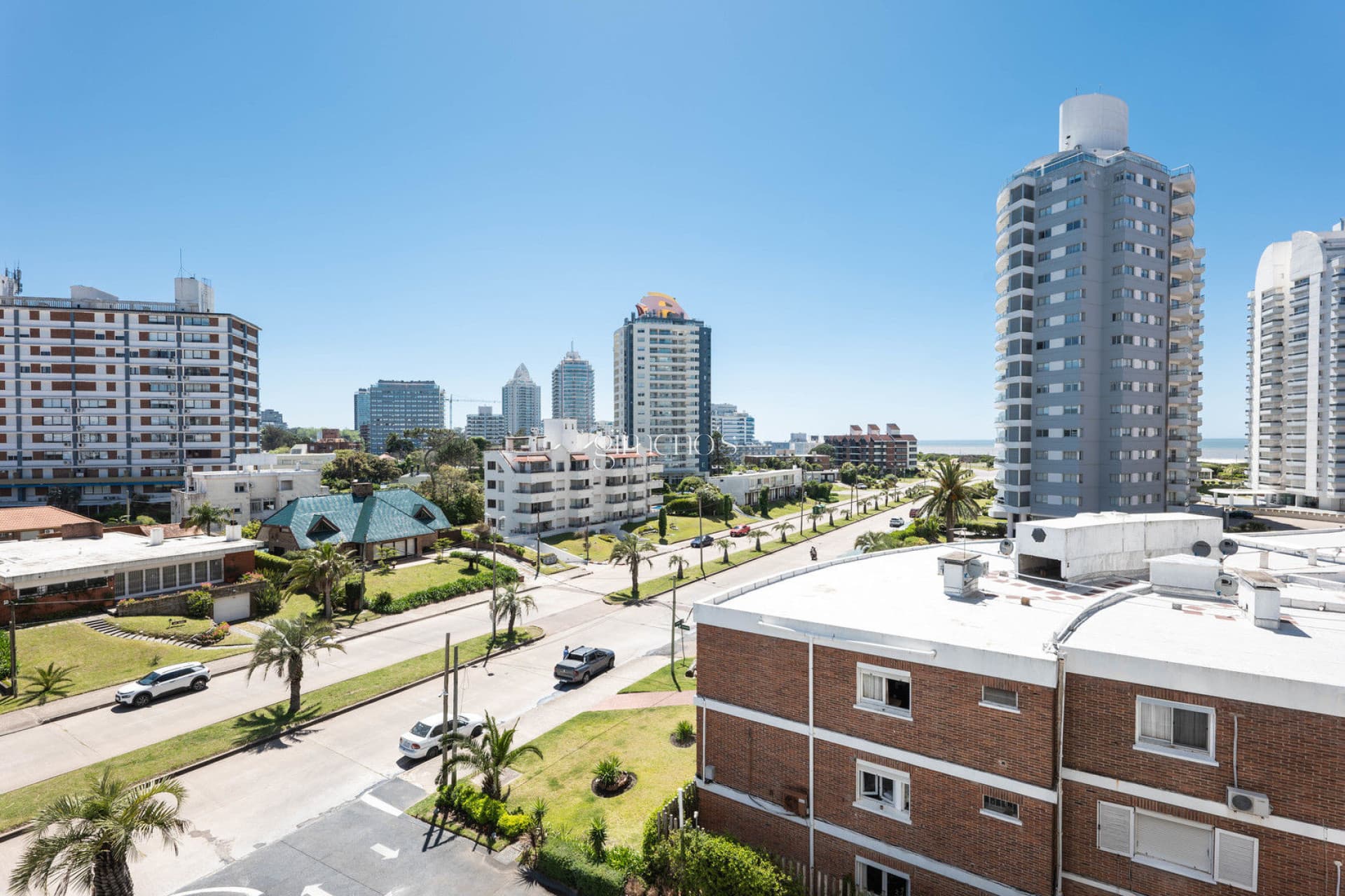 Venta de Apartamento de 2 Dormitorios y medio en La Pastora - Chiverta - Punta del Este