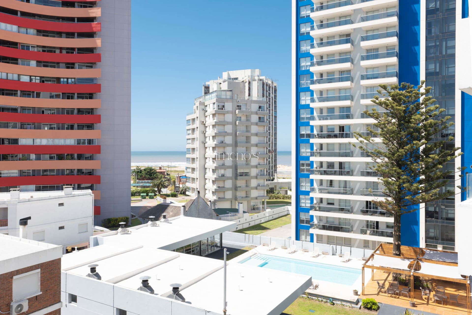 Venta de Apartamento de 2 Dormitorios y medio en La Pastora - Chiverta - Punta del Este