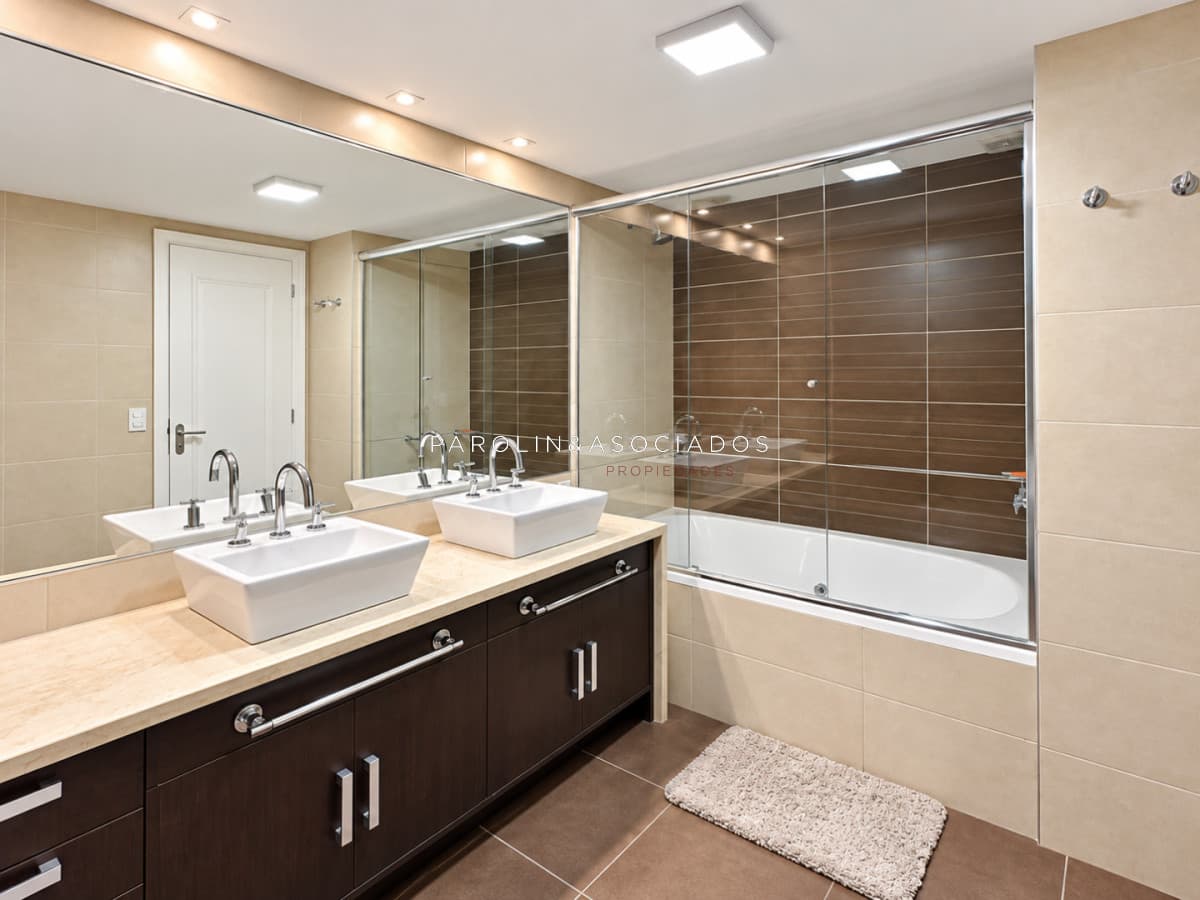 Apartamento dos dormitorios Punta del Este torre Imperiale.