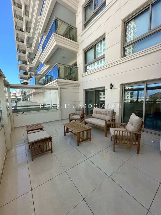 Apartamento dos dormitorios Punta del Este torre Imperiale.