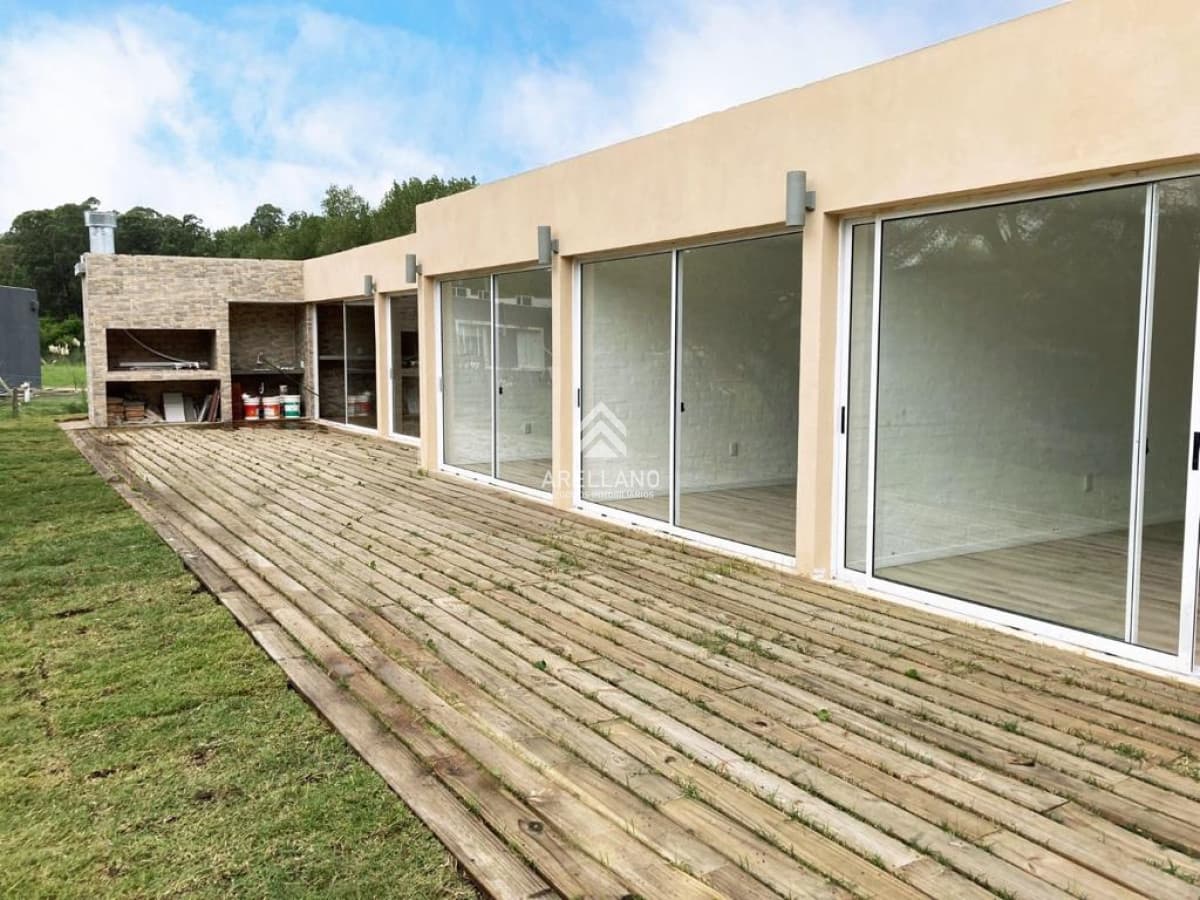Casa ID.5043 - Casa de 3 dormitorios y 3 Baños en Barrio Privado Punta Ballena