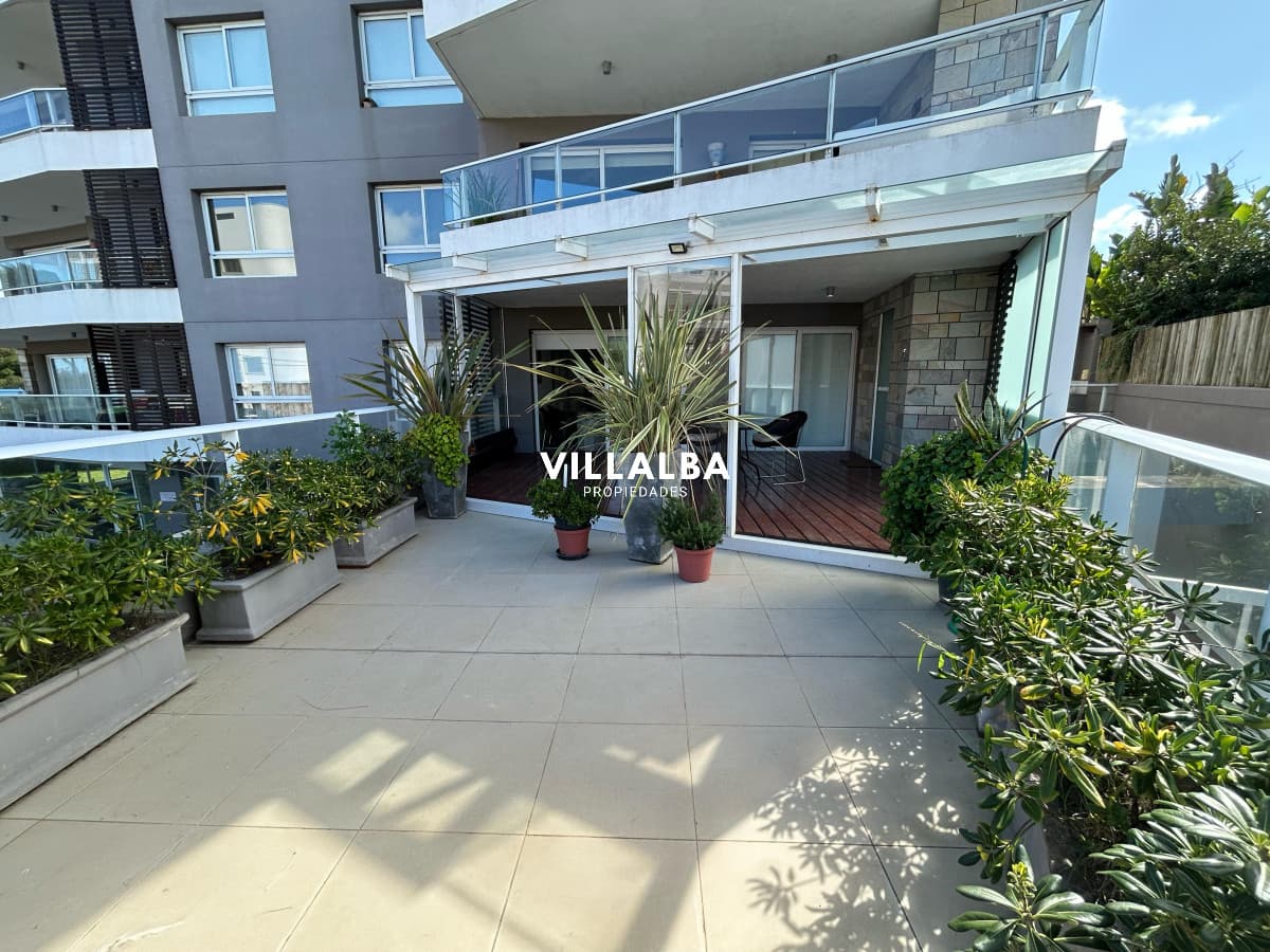 Venta apartamento un dormitorio punta del este edificio Ten Mansa vista al mar