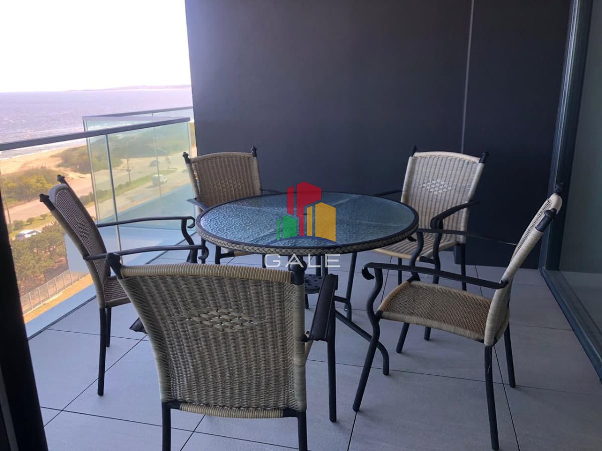 Gale Propiedades & Escribanía Apartamento ID.4069 - Venta apartamento dos dormitorios punta del este playa mansa primera linea edificio venetian