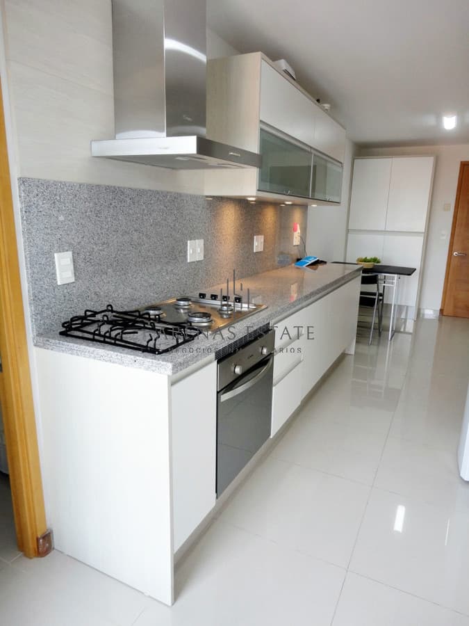 Apartamento ID.2572 - Apartamento en venta  de 3 dormitorios en Punta del Este , zona Mansa