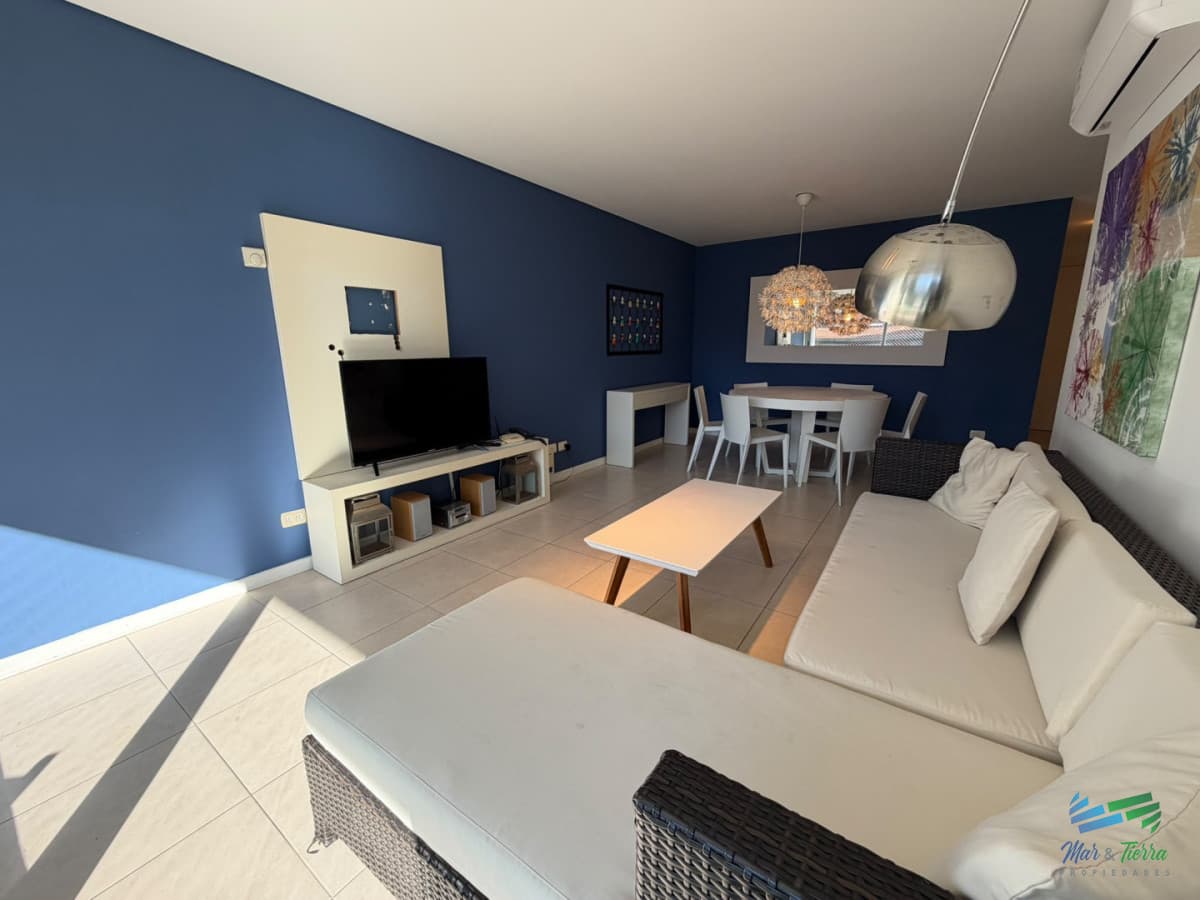 En venta apartamento 3 dormitorios en Playa Mansa, Punta del Este