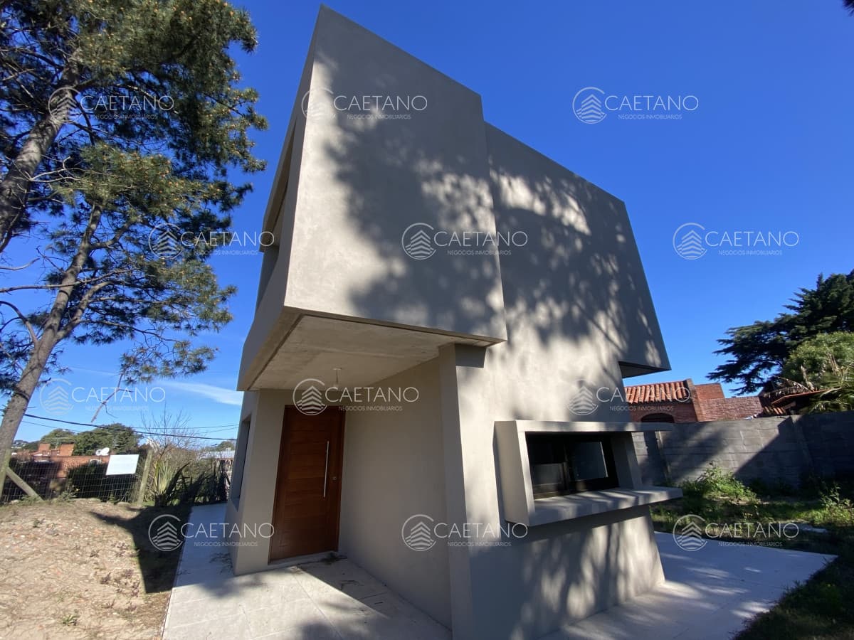 Casa a estrenar de 2 dormitorios y medio en Pinares