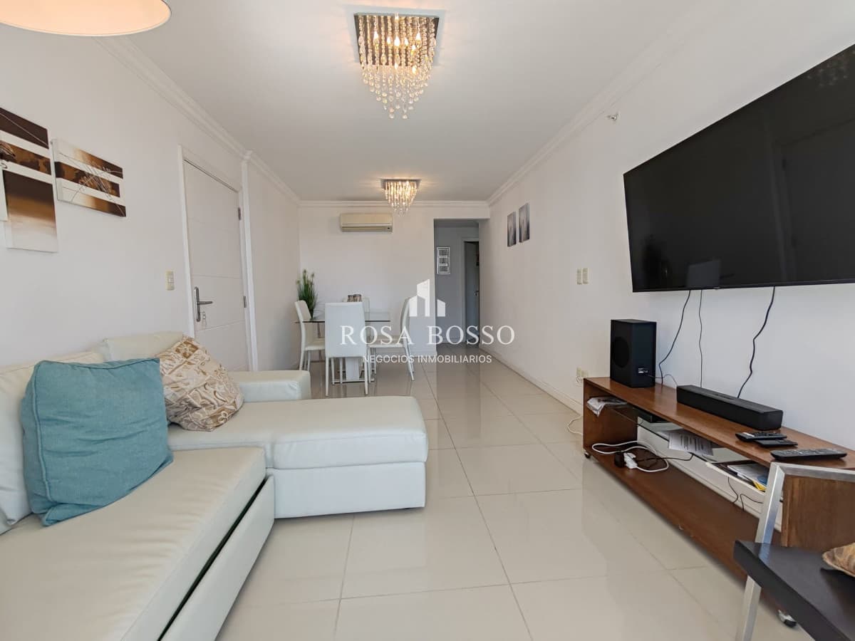 En venta apartamento 2 dormitorios en Playa Mansa