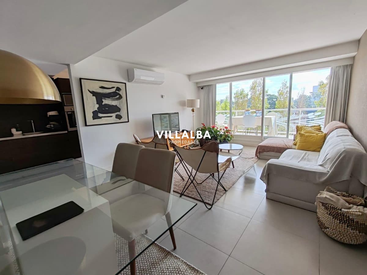En venta apto 3 dormitorios en torre de categoría