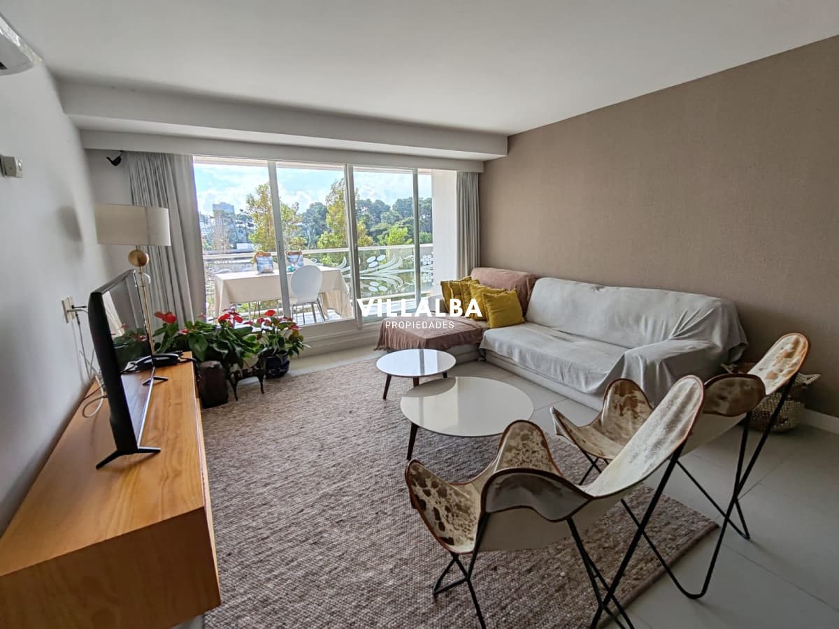 En venta apto 3 dormitorios en torre de categoría