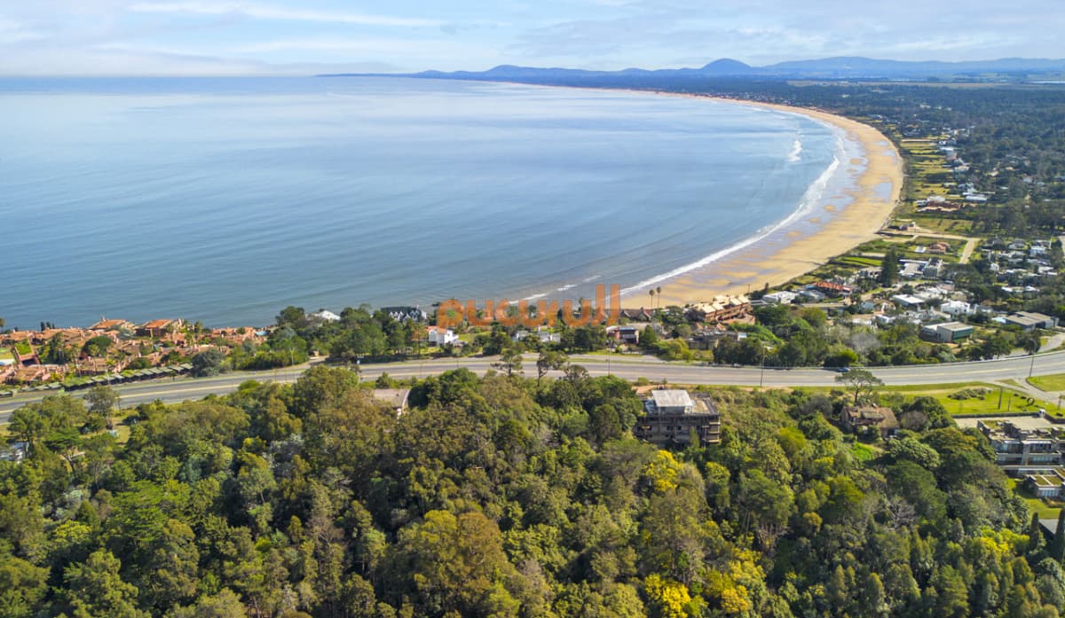 TERRENO PRIMERA LINEA EN PUNTO MAS ALTO DE PUNTA BALLENA