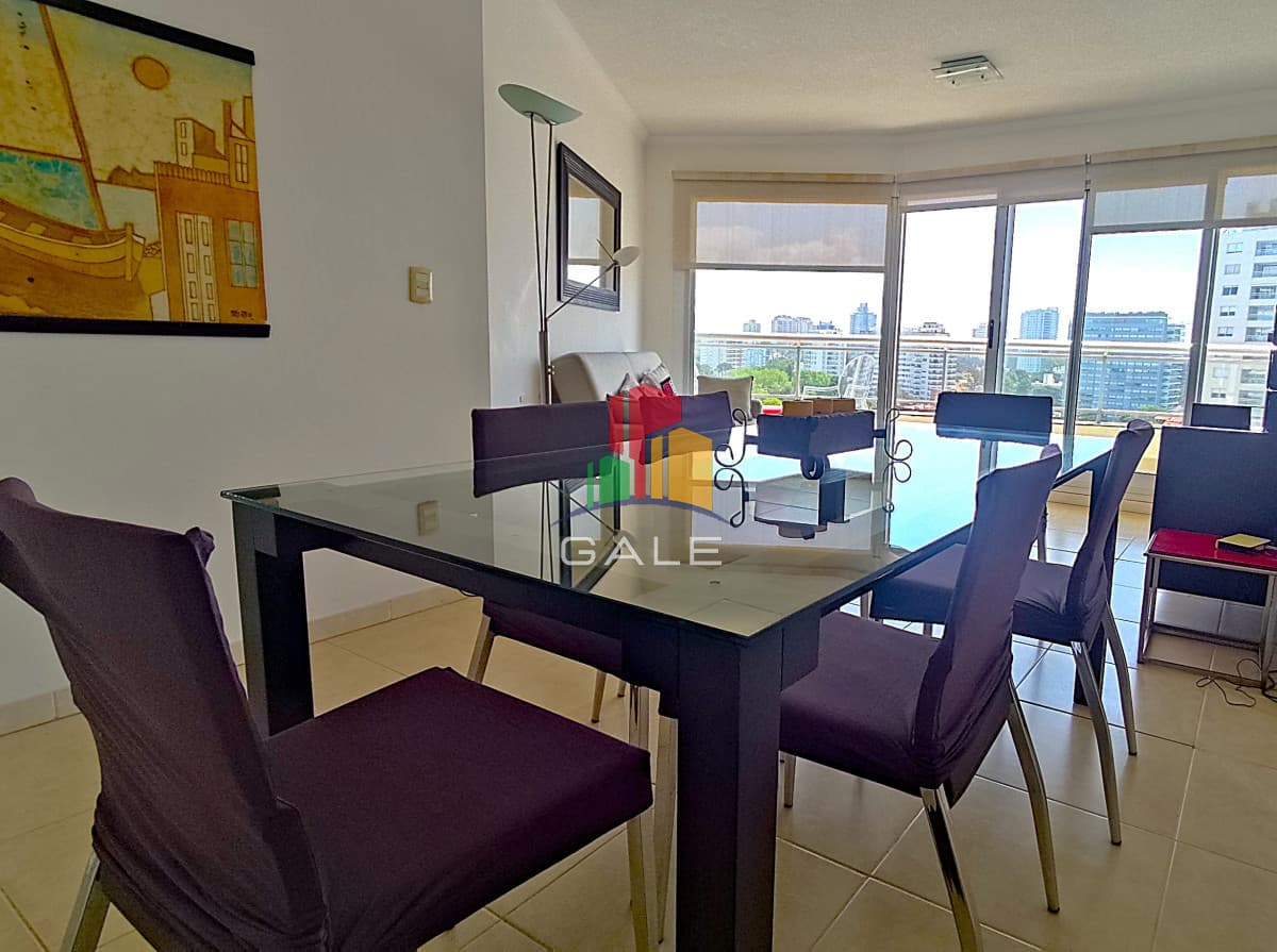Excelente apartamento con vistas a playa brava!  -