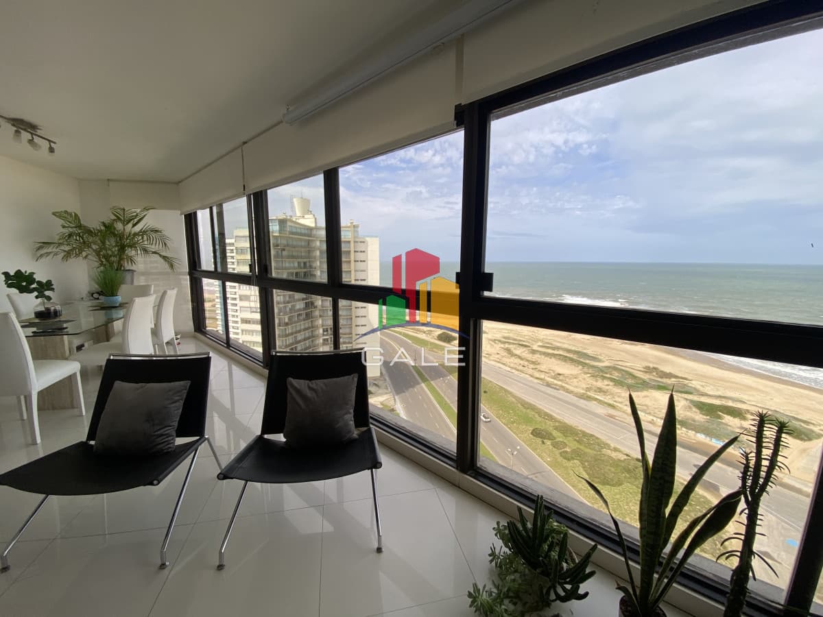 Hermoso Y Amplio Apartamento en Punta Del Este  -