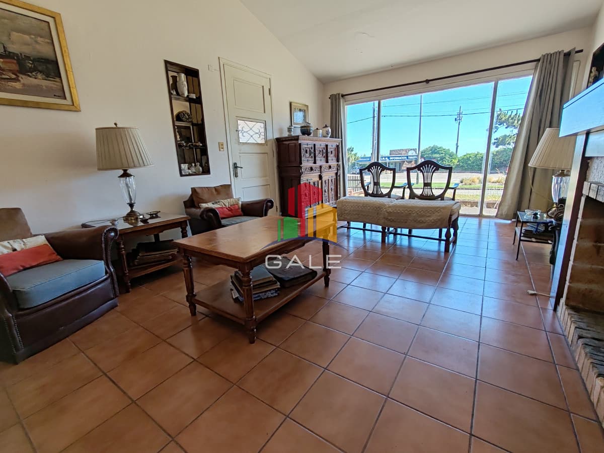 Casa en alquiler primera línea en Playa Mansa  -