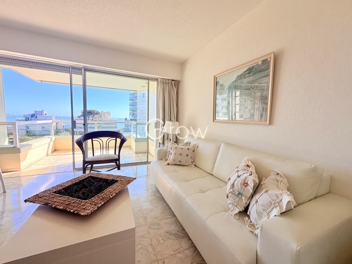 Apartamento en venta playa mansa tres dormitorios