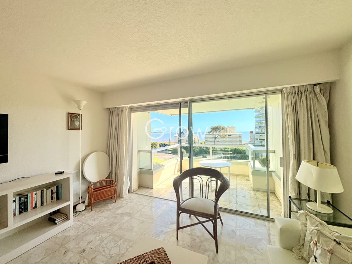 Apartamento en venta playa mansa tres dormitorios