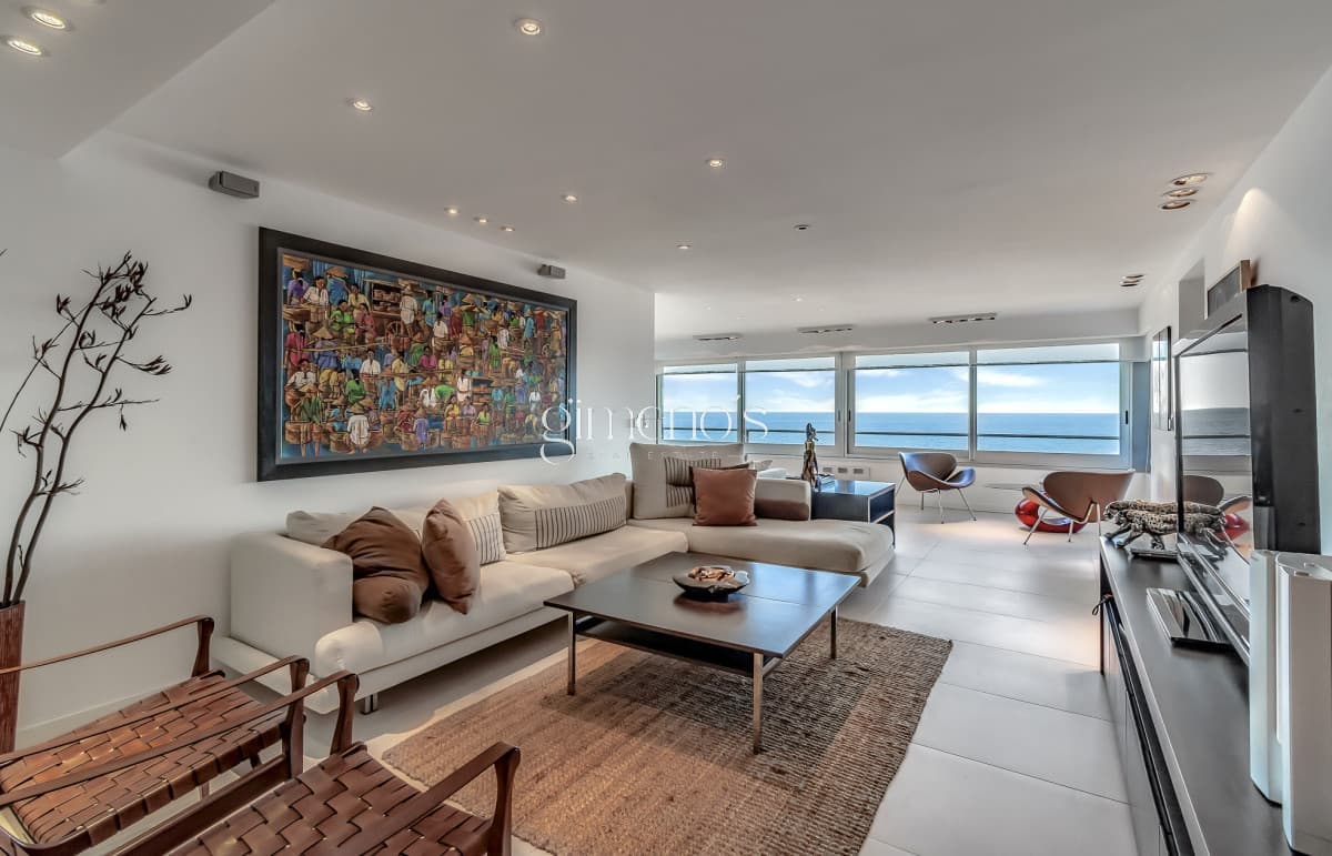 Espectacular Apartamento en Primera Línea Brava