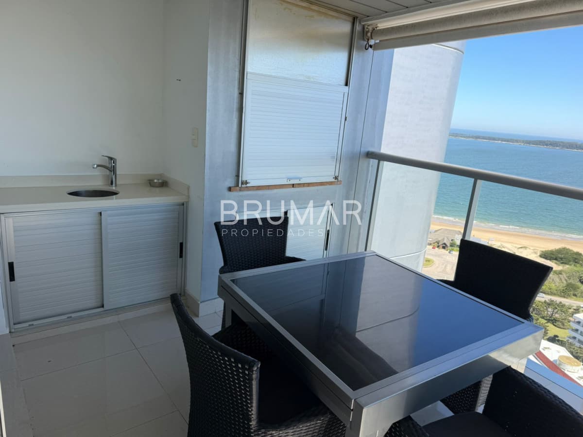 Apartamento en alquiler de verano 2 dormitorios full amenitties  -