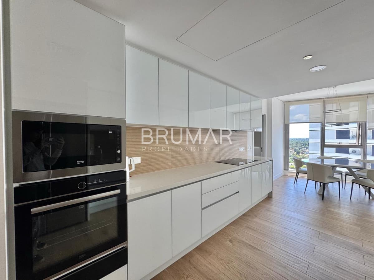 Apartamento venta y alquiler en playa Brava  -