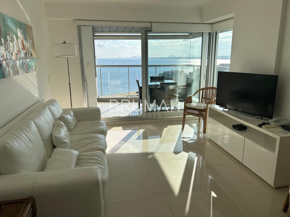 Apartamento en alquiler de verano 2 dormitorios full amenitties  -