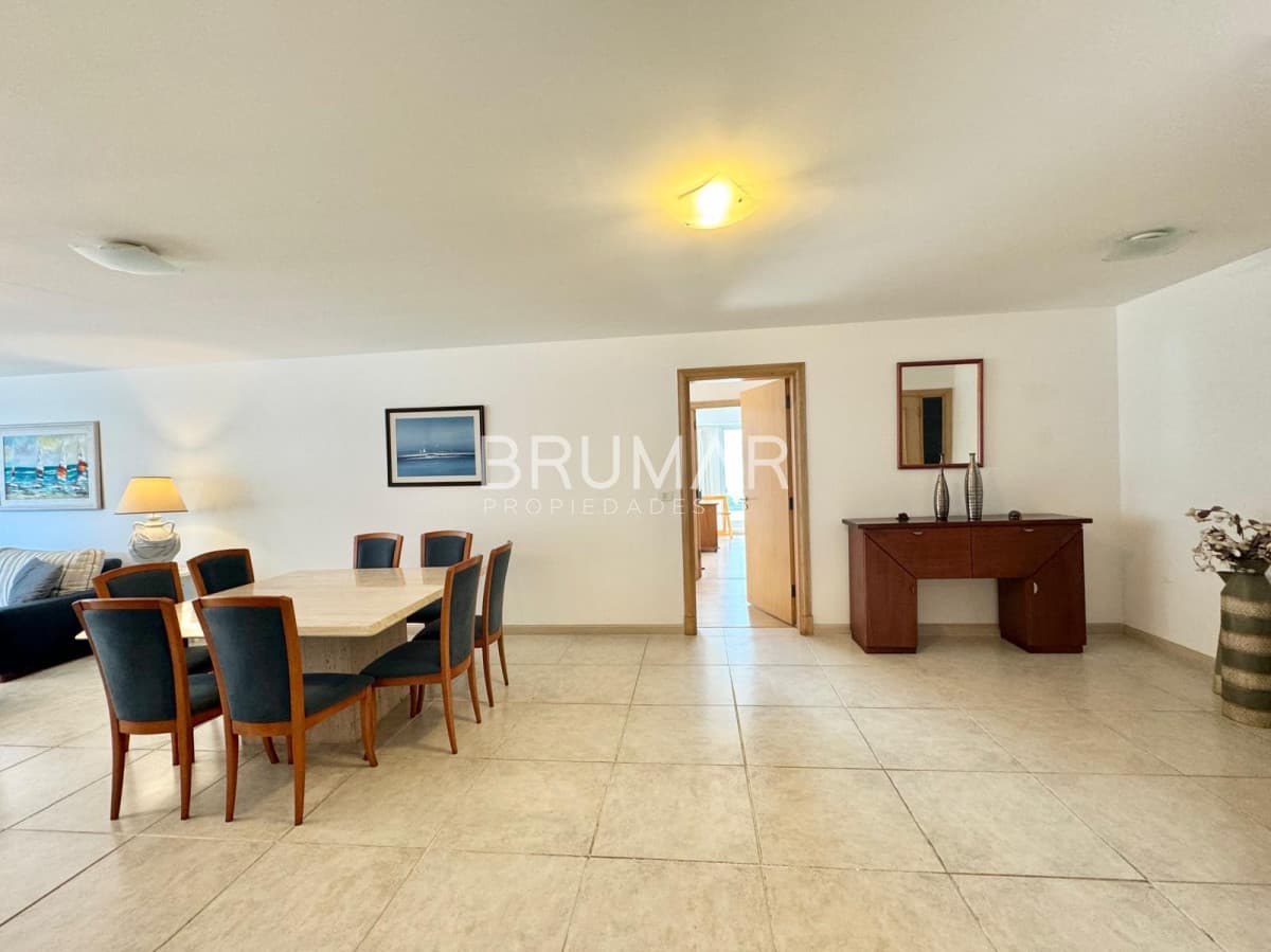 Alquiler de Temporada 3 Dormitorios Playa Brava  -