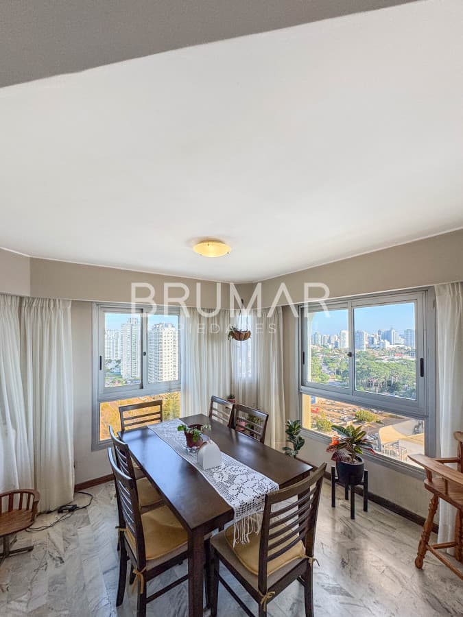 Venta apartamento 3 dormitorios frente al shopping