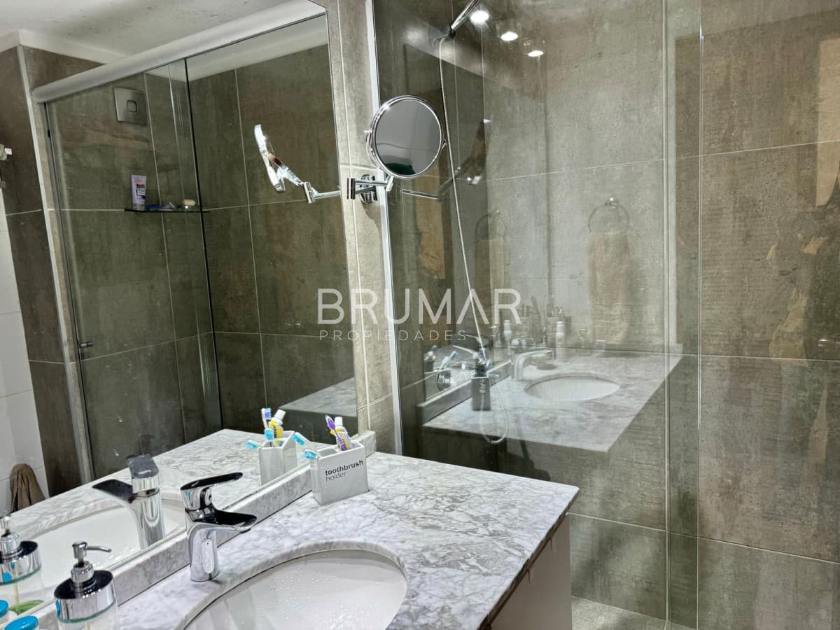 Apartamento en venta 3 dormitorios mas servicio completo.