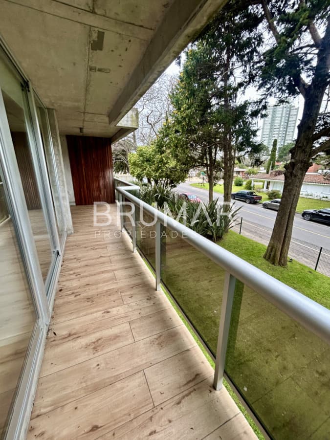Apartamento en Venta de Dos Dormitorios Playa Mansa