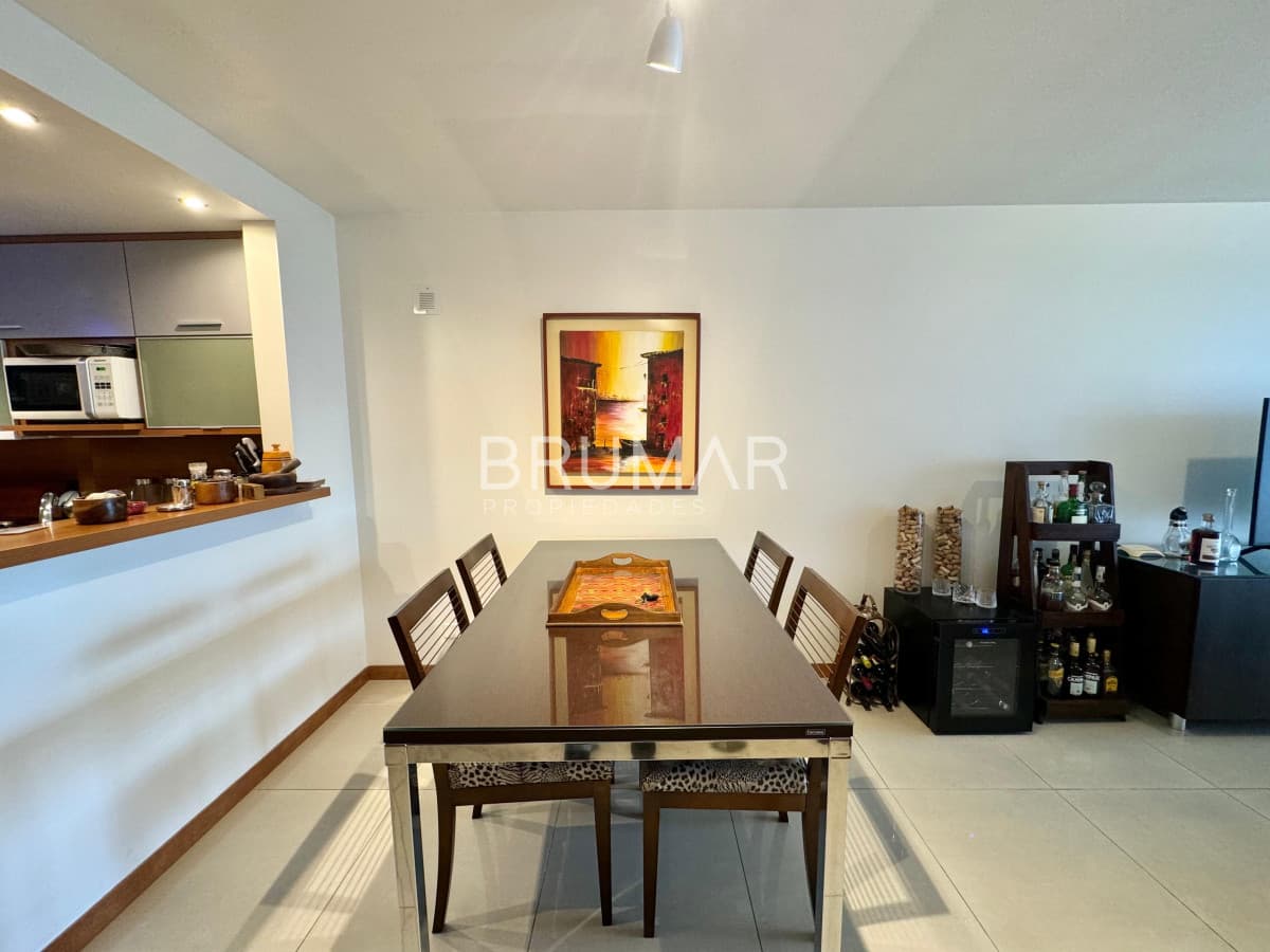 Departamento en Venta dos dormitorios Playa Brava