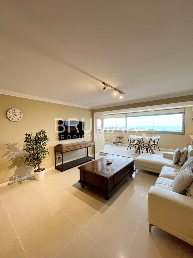 Venta apartamento 3 dormitorios en suite en península full amenities.