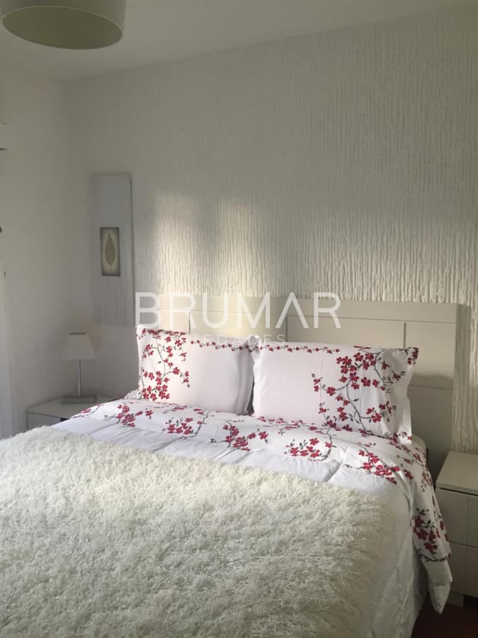 Venta departamento 2 dormitorios zona Roosevelt con estufa a leña y parrillero