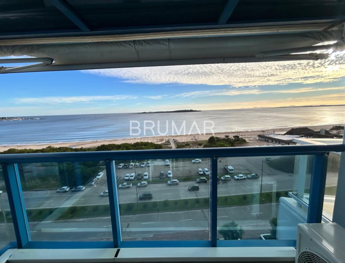Apartamento frente al mar en Beverly Tower
