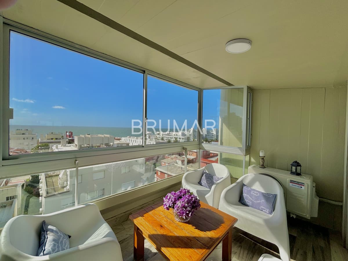 Venta apartamento 3 dormitorios Punta del Este vista al mar