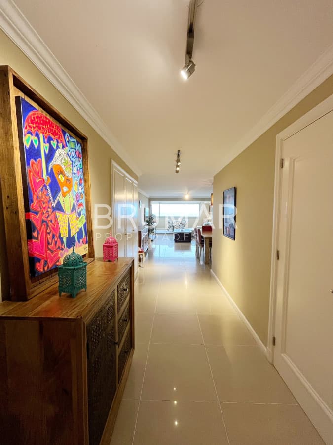 Venta apartamento 3 dormitorios en suite en península full amenities.
