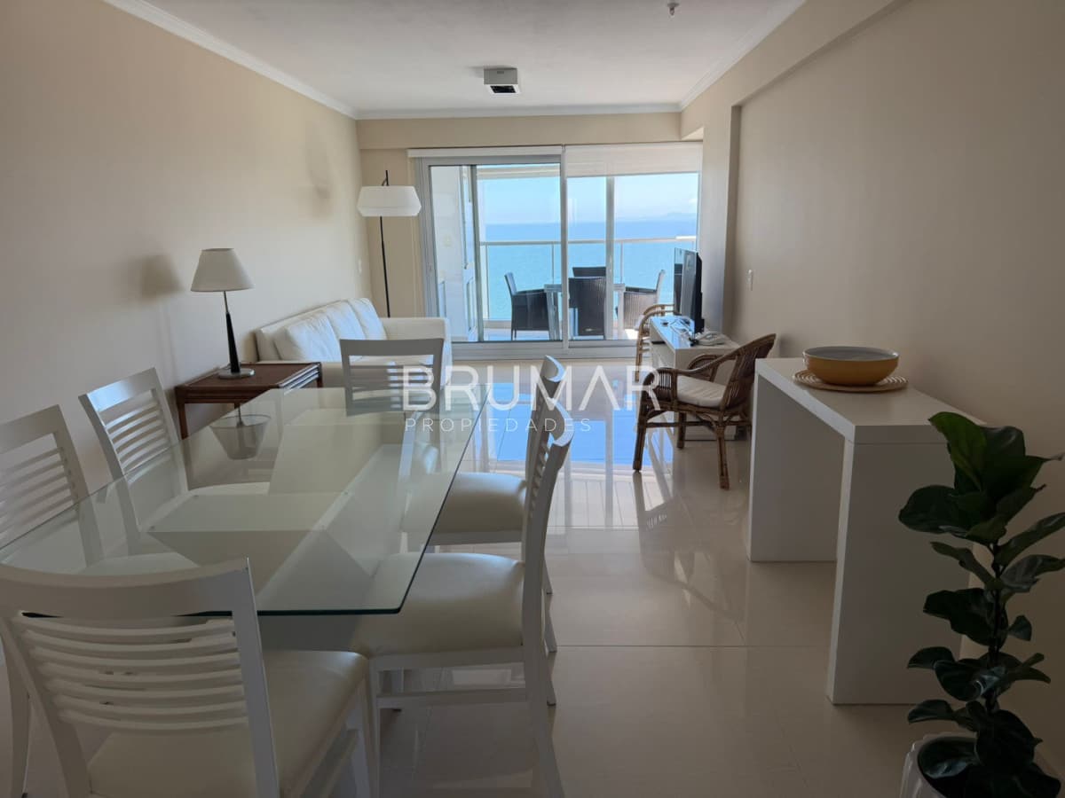 Apartamento en alquiler de verano 2 dormitorios full amenitties  -