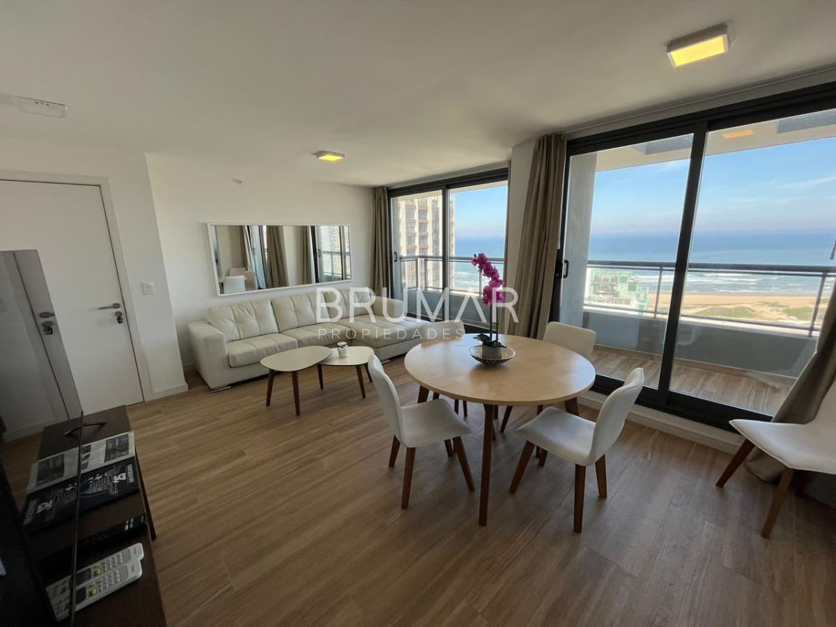 Venta apartamento 2 dormitorios con vista al mar