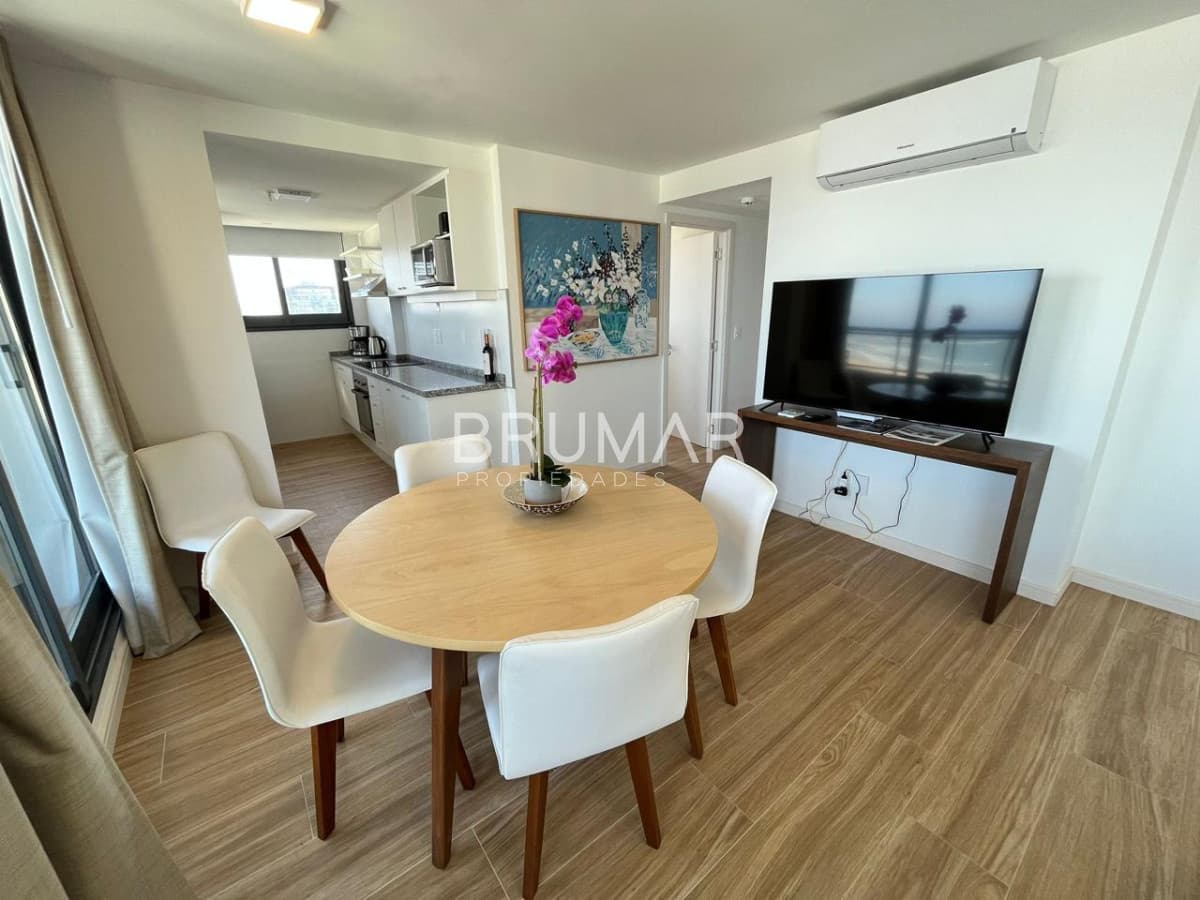 Venta apartamento 2 dormitorios con vista al mar