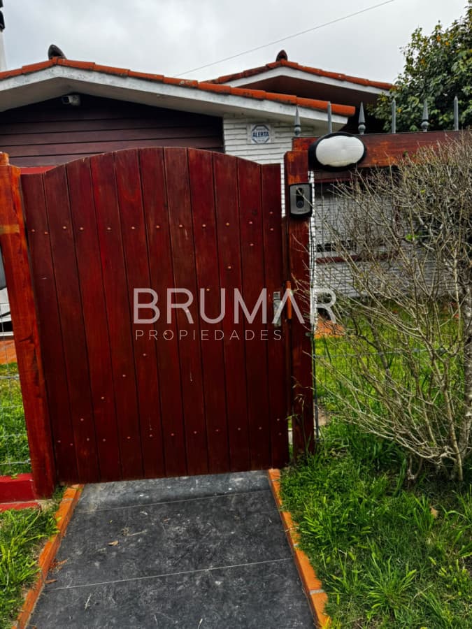 CASA 3Dorm. PLAYA MANSA POCAS CUADRAS DEL MAR  -