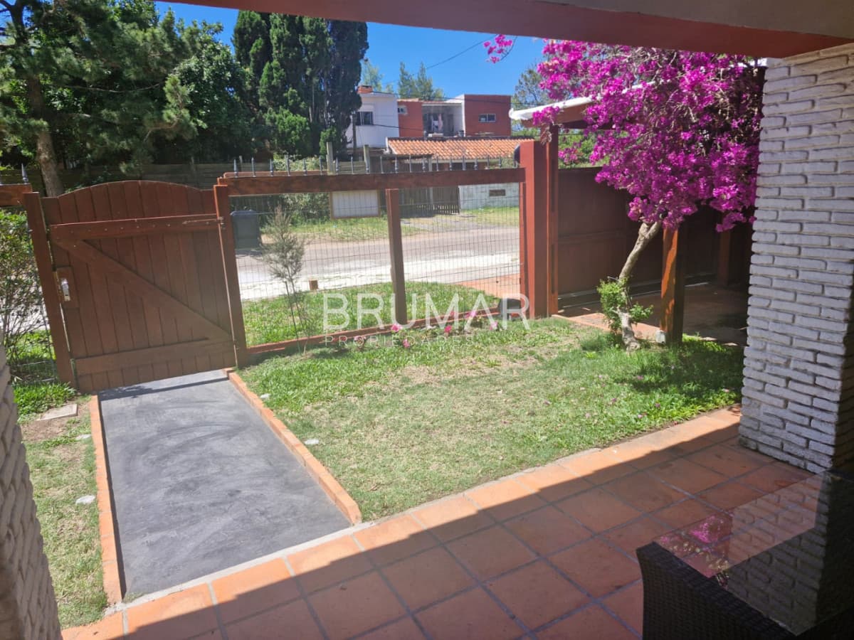 CASA 3Dorm. PLAYA MANSA POCAS CUADRAS DEL MAR  -